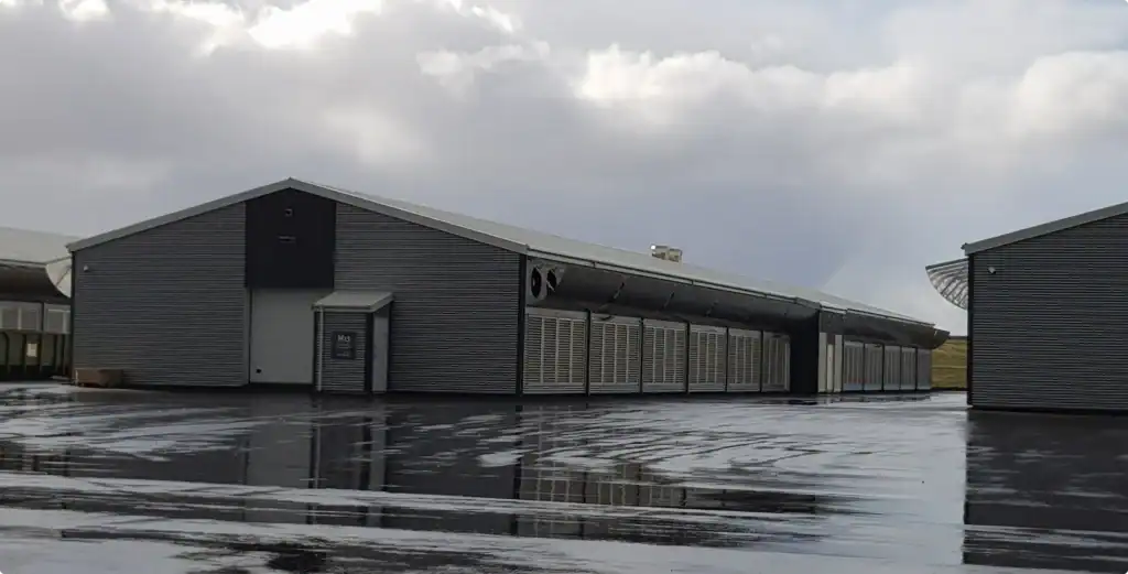 ferme de minage industrielle pour hosting mining avec data center ASIC en extérieur