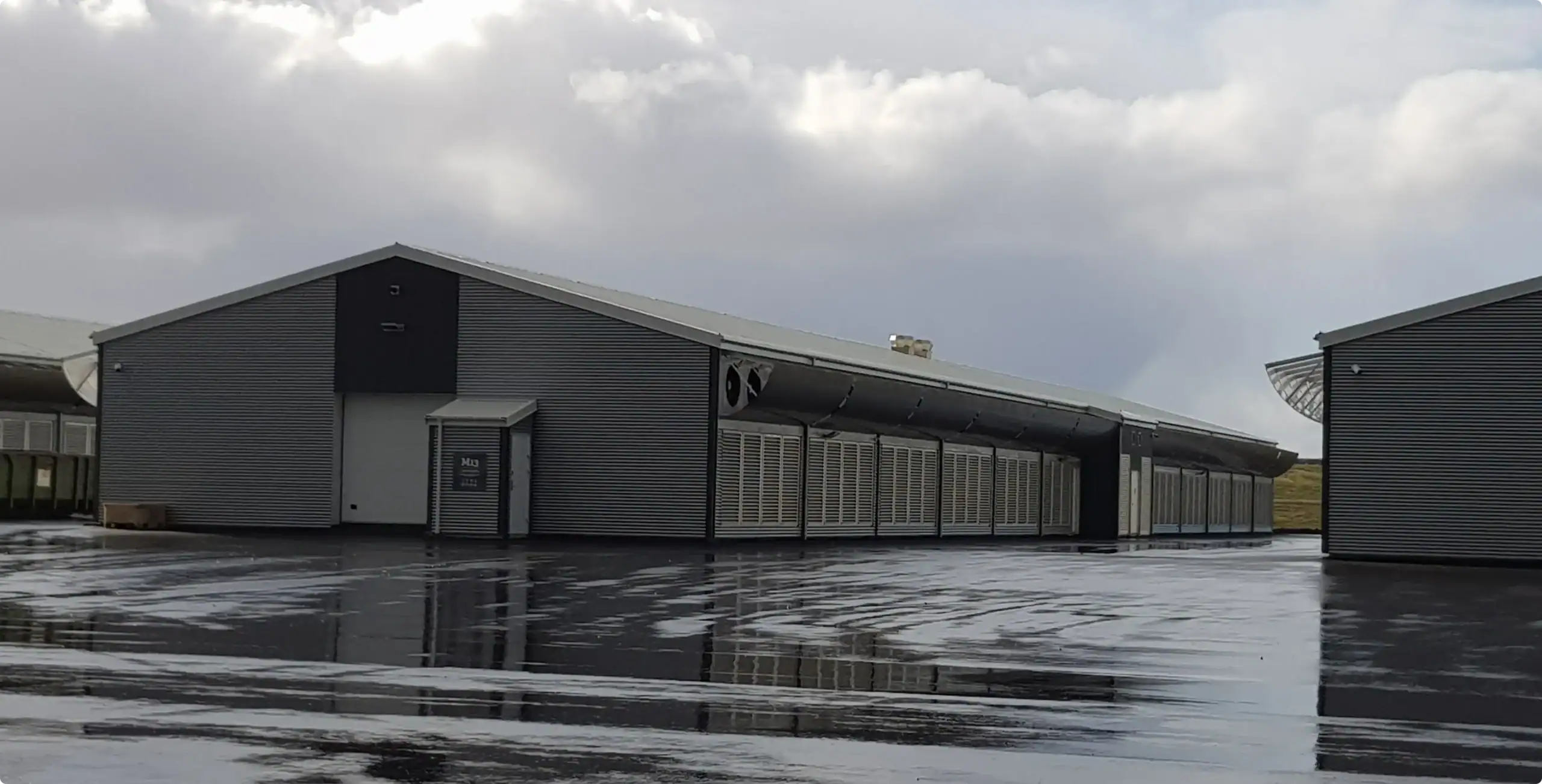 ferme de minage industrielle pour hosting mining avec data center ASIC en extérieur